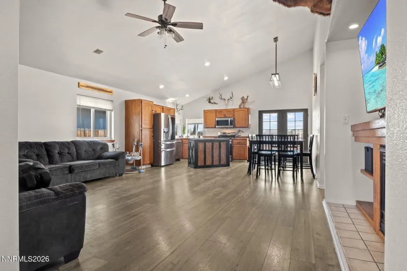 1057 Deena, Fallon, Nevada 89406, 3 Bedrooms Bedrooms, ,2 BathroomsBathrooms,Residential,Residential,Deena,0,260009695