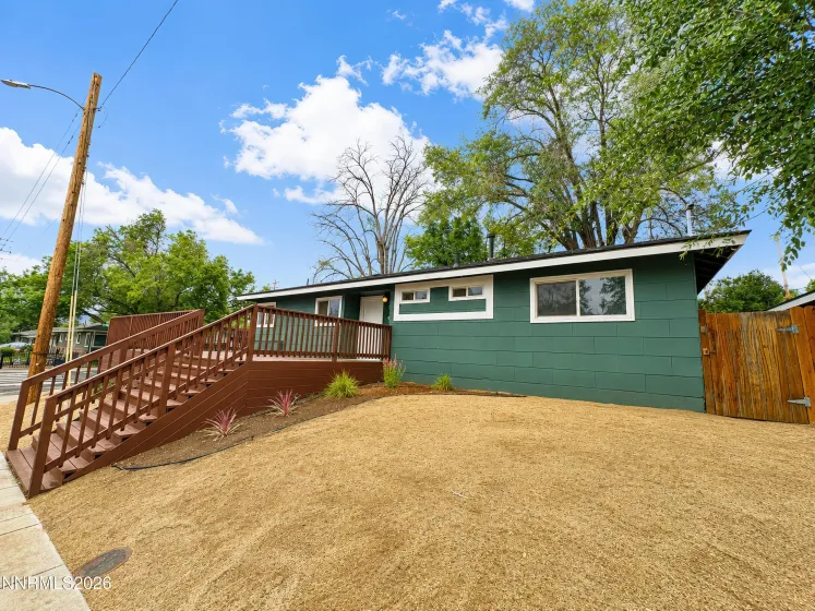 2001 Coleman, Reno, Nevada 89503, 3 Bedrooms Bedrooms, ,2 BathroomsBathrooms,Residential,Residential,Coleman,0,260009706