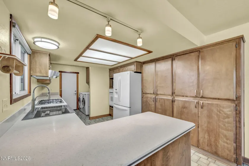 614 3rd, Carson City, Nevada 89703, 2 Bedrooms Bedrooms, ,3 BathroomsBathrooms,Residential,Residential,3rd,0,260009707