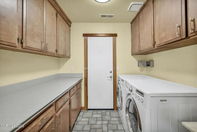 614 3rd, Carson City, Nevada 89703, 2 Bedrooms Bedrooms, ,3 BathroomsBathrooms,Residential,Residential,3rd,0,260009707