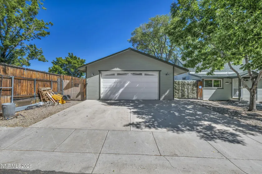 614 3rd, Carson City, Nevada 89703, 2 Bedrooms Bedrooms, ,3 BathroomsBathrooms,Residential,Residential,3rd,0,260009707