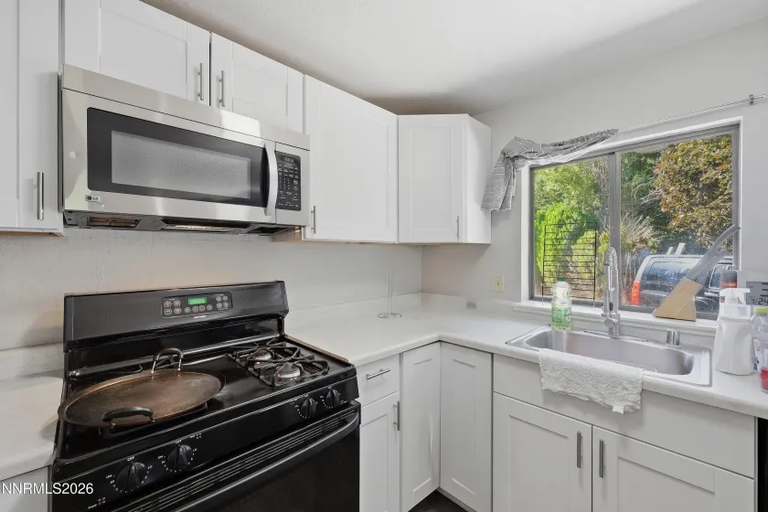 380 Magnolia, Reno, Nevada 89506, 3 Bedrooms Bedrooms, ,2 BathroomsBathrooms,Residential,Residential,Magnolia,0,260009712