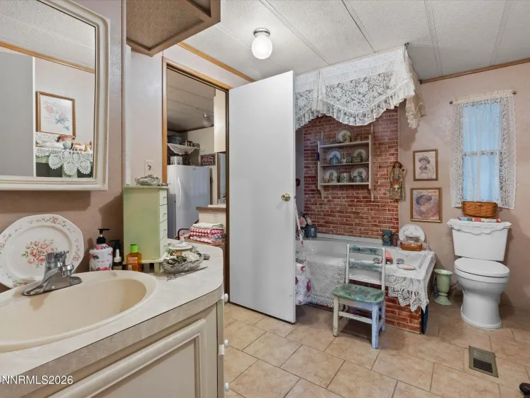 4692 Leonesio, Sun Valley, Nevada 89433, 3 Bedrooms Bedrooms, ,2 BathroomsBathrooms,Residential,Residential,Leonesio,0,260009720