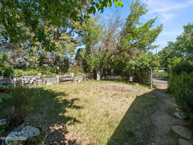 4692 Leonesio, Sun Valley, Nevada 89433, 3 Bedrooms Bedrooms, ,2 BathroomsBathrooms,Residential,Residential,Leonesio,0,260009720