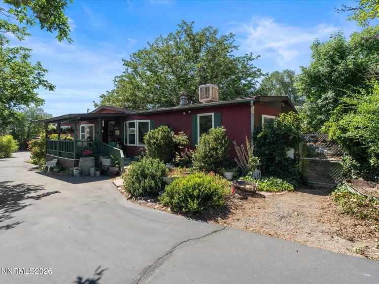 4692 Leonesio, Sun Valley, Nevada 89433, 3 Bedrooms Bedrooms, ,2 BathroomsBathrooms,Residential,Residential,Leonesio,0,260009720