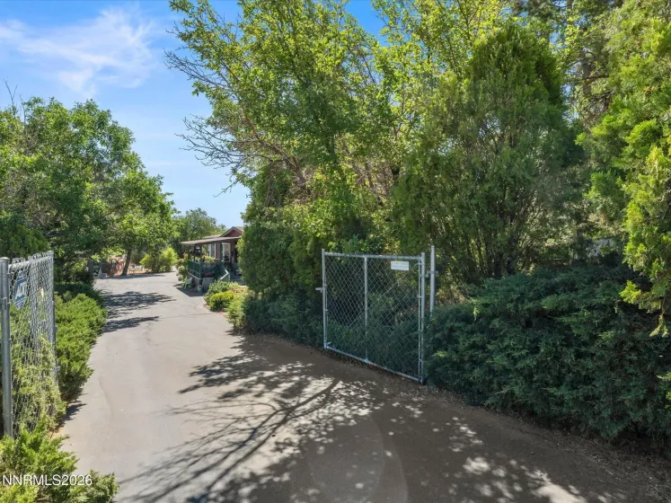 4692 Leonesio, Sun Valley, Nevada 89433, 3 Bedrooms Bedrooms, ,2 BathroomsBathrooms,Residential,Residential,Leonesio,0,260009720