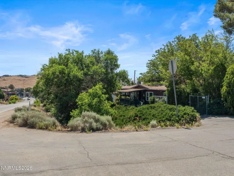 4692 Leonesio, Sun Valley, Nevada 89433, 3 Bedrooms Bedrooms, ,2 BathroomsBathrooms,Residential,Residential,Leonesio,0,260009720