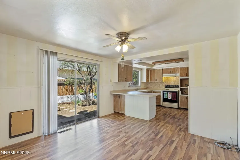 2035 Carlin, Reno, Nevada 89503, 3 Bedrooms Bedrooms, ,3 BathroomsBathrooms,Residential,Residential,Carlin,0,260009748