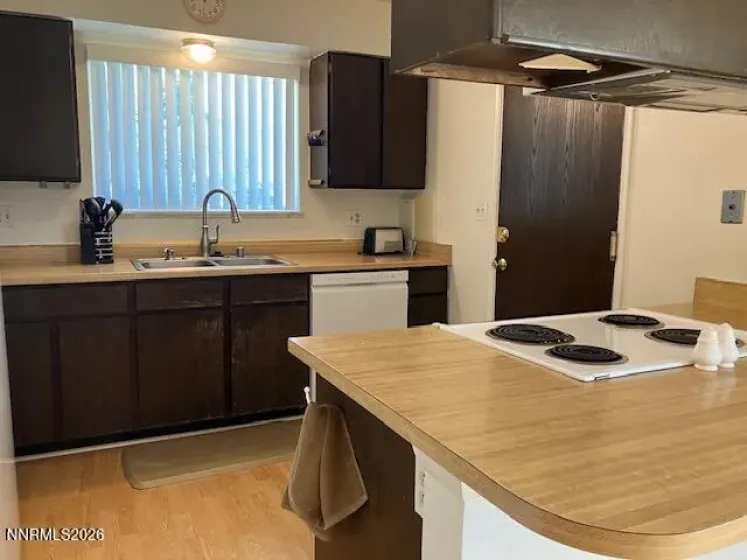 8735 Aquifer, Reno, Nevada 89506, 3 Bedrooms Bedrooms, ,2 BathroomsBathrooms,Residential,Residential,Aquifer,0,260009759