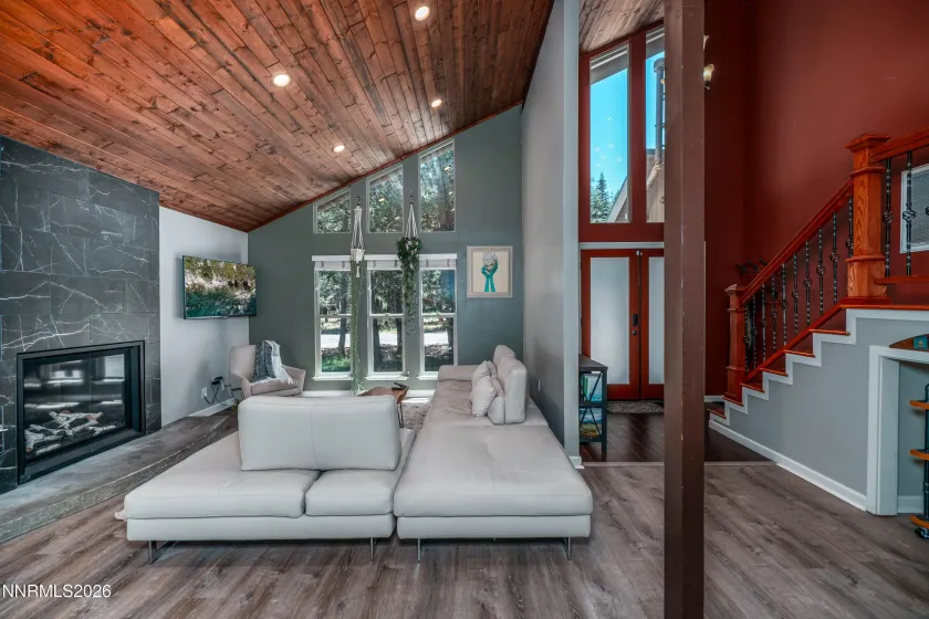 1029 Modoc, South Lake Tahoe, California 96150, 4 Bedrooms Bedrooms, ,2 BathroomsBathrooms,Residential,Residential,Modoc,0,260009727