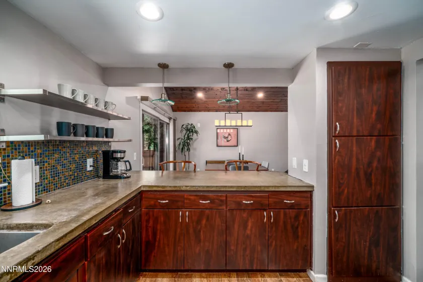 1029 Modoc, South Lake Tahoe, California 96150, 4 Bedrooms Bedrooms, ,2 BathroomsBathrooms,Residential,Residential,Modoc,0,260009727