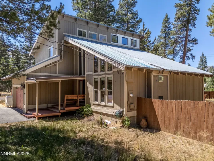 1029 Modoc, South Lake Tahoe, California 96150, 4 Bedrooms Bedrooms, ,2 BathroomsBathrooms,Residential,Residential,Modoc,0,260009727
