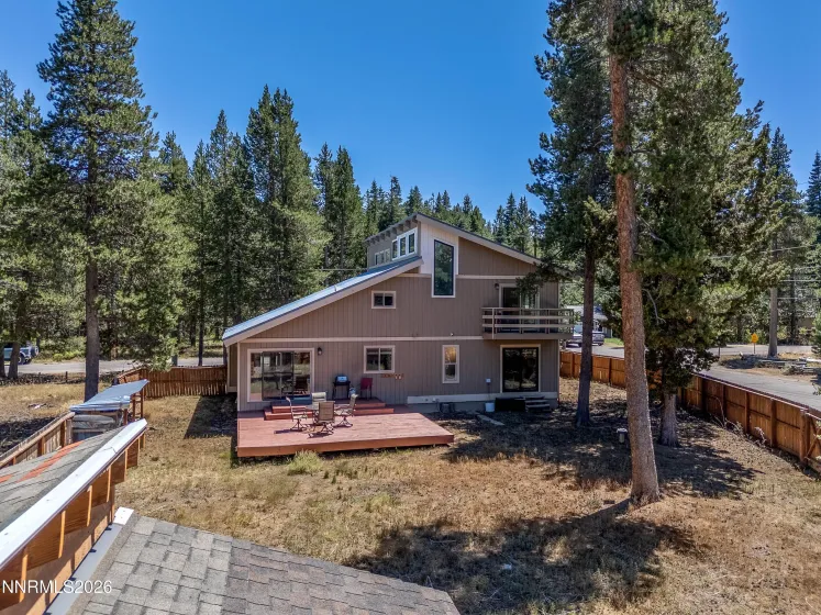 1029 Modoc, South Lake Tahoe, California 96150, 4 Bedrooms Bedrooms, ,2 BathroomsBathrooms,Residential,Residential,Modoc,0,260009727