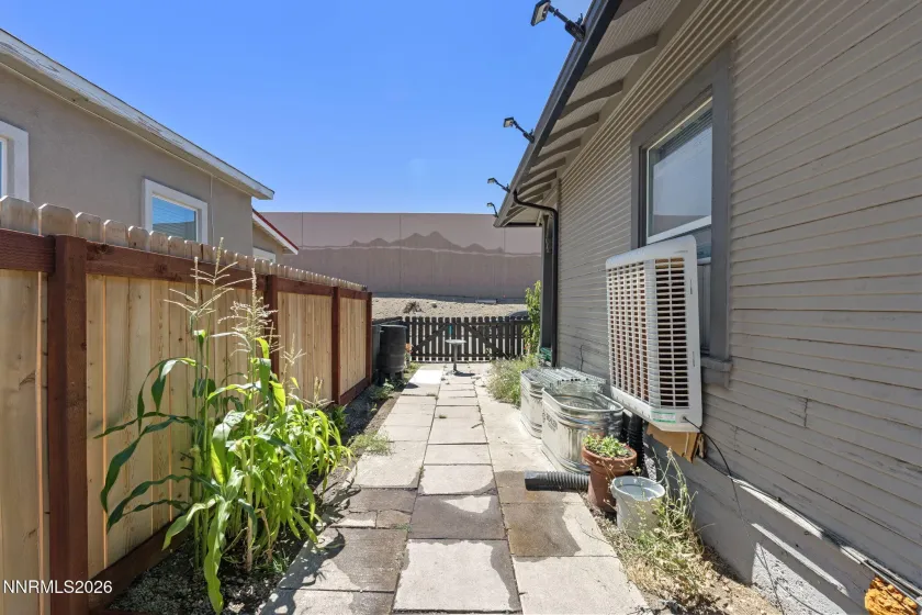 1558 A, Sparks, Nevada 89431, 3 Bedrooms Bedrooms, ,1 BathroomBathrooms,Residential,Residential,A,0,260009728