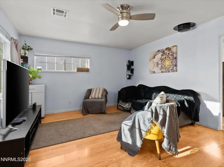 1330 Kirman, Reno, Nevada 89502, 4 Bedrooms Bedrooms, ,3 BathroomsBathrooms,Residential,Residential,Kirman,0,260009776