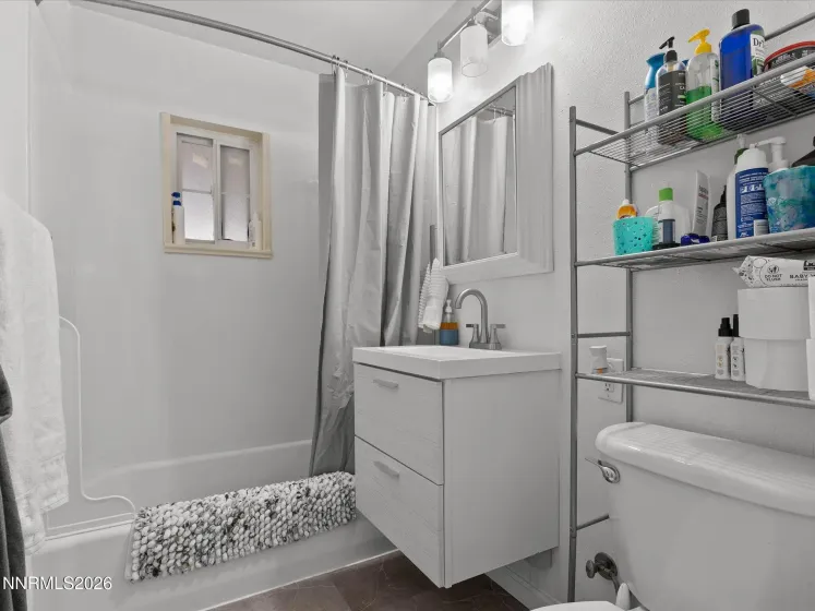 1330 Kirman, Reno, Nevada 89502, 4 Bedrooms Bedrooms, ,3 BathroomsBathrooms,Residential,Residential,Kirman,0,260009776