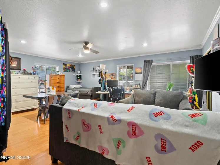 1330 Kirman, Reno, Nevada 89502, 4 Bedrooms Bedrooms, ,3 BathroomsBathrooms,Residential,Residential,Kirman,0,260009776