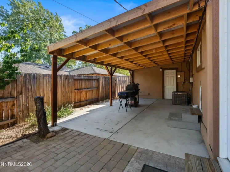 1330 Kirman, Reno, Nevada 89502, 4 Bedrooms Bedrooms, ,3 BathroomsBathrooms,Residential,Residential,Kirman,0,260009776