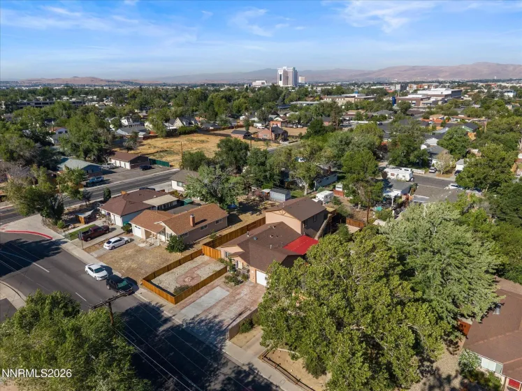 1330 Kirman, Reno, Nevada 89502, 4 Bedrooms Bedrooms, ,3 BathroomsBathrooms,Residential,Residential,Kirman,0,260009776