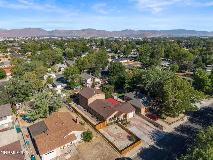 1330 Kirman, Reno, Nevada 89502, 4 Bedrooms Bedrooms, ,3 BathroomsBathrooms,Residential,Residential,Kirman,0,260009776