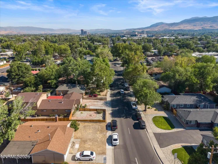1330 Kirman, Reno, Nevada 89502, 4 Bedrooms Bedrooms, ,3 BathroomsBathrooms,Residential,Residential,Kirman,0,260009776
