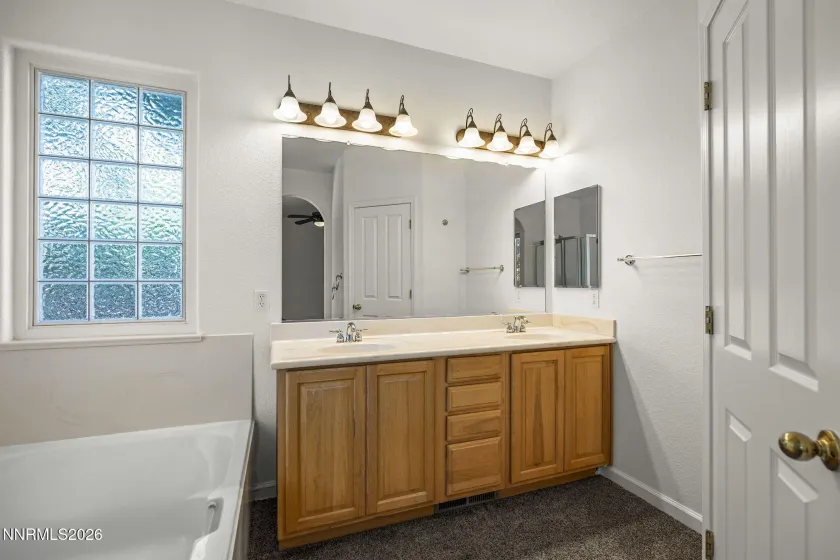 560 Muir Pass, Sparks, Nevada 89436, 4 Bedrooms Bedrooms, ,3 BathroomsBathrooms,Residential,Residential,Muir Pass,0,260009791