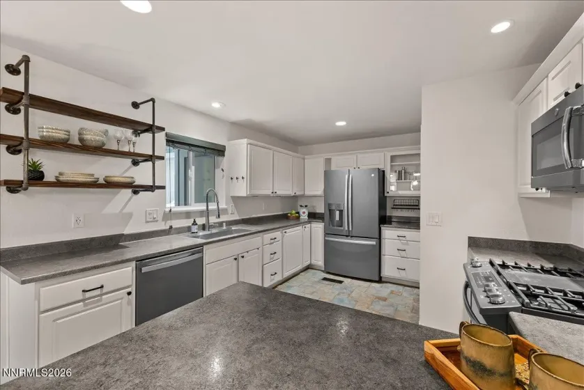 3955 Kings Row, Reno, Nevada 89503, 3 Bedrooms Bedrooms, ,3 BathroomsBathrooms,Residential,Residential,Kings Row,0,260009798