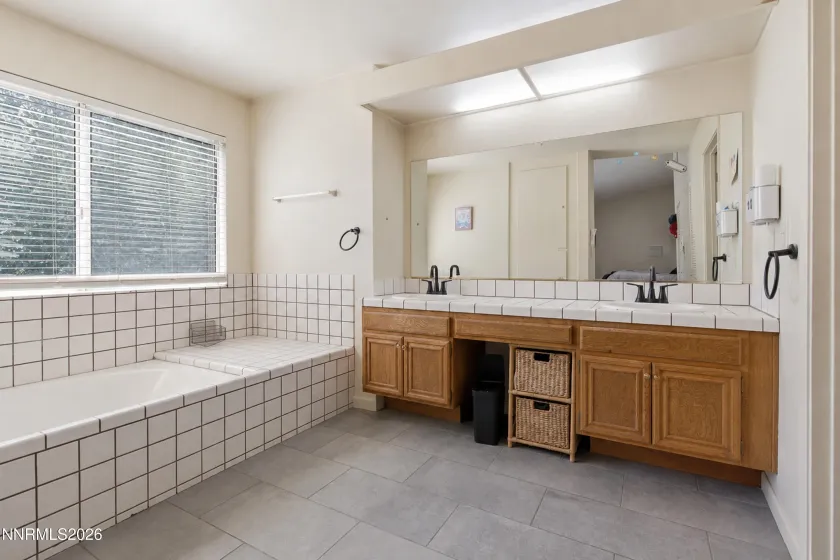 832 Blue Falls, Reno, Nevada 89511, 4 Bedrooms Bedrooms, ,3 BathroomsBathrooms,Residential,Residential,Blue Falls,0,260009799