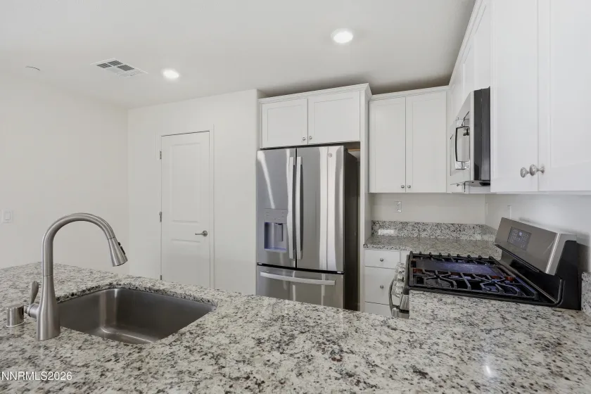 804 Cascade Range, Sparks, Nevada 89436, 4 Bedrooms Bedrooms, ,2 BathroomsBathrooms,Residential,Residential,Cascade Range,0,260009806