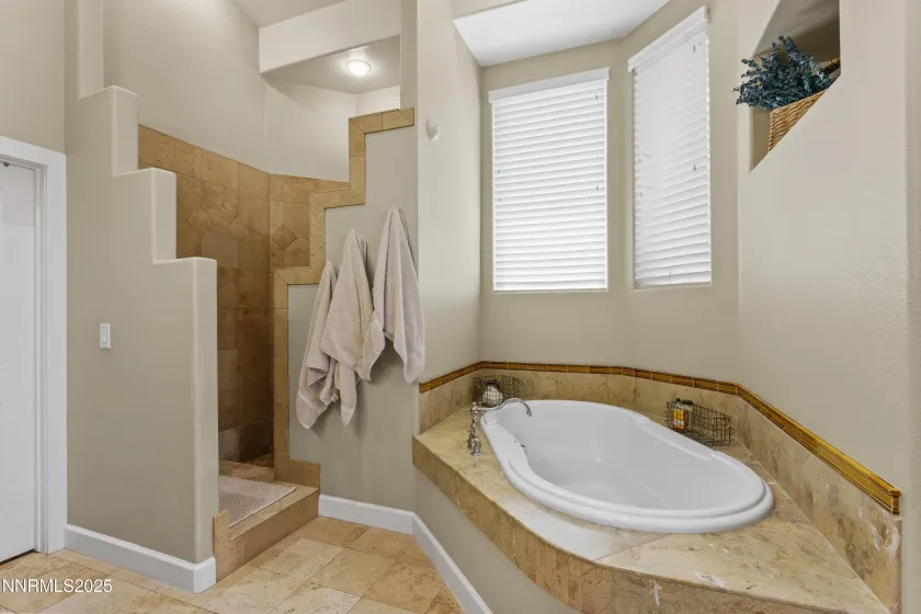 2880 Friar Rock, Sparks, Nevada 89436, 5 Bedrooms Bedrooms, ,4 BathroomsBathrooms,Residential Lease,Manufactured,Friar Rock,0,260009821
