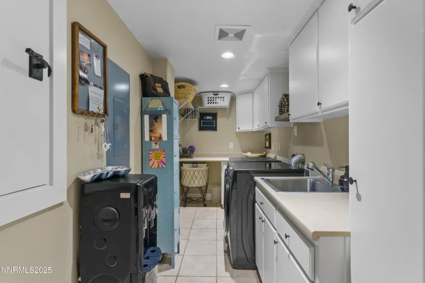 2880 Friar Rock, Sparks, Nevada 89436, 5 Bedrooms Bedrooms, ,4 BathroomsBathrooms,Residential Lease,Manufactured,Friar Rock,0,260009821