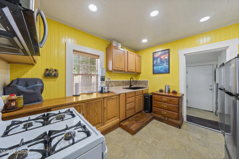 577 1st, Battle Mountain, Nevada 89820, 2 Bedrooms Bedrooms, ,1 BathroomBathrooms,Residential,Residential,1st,0,260009822