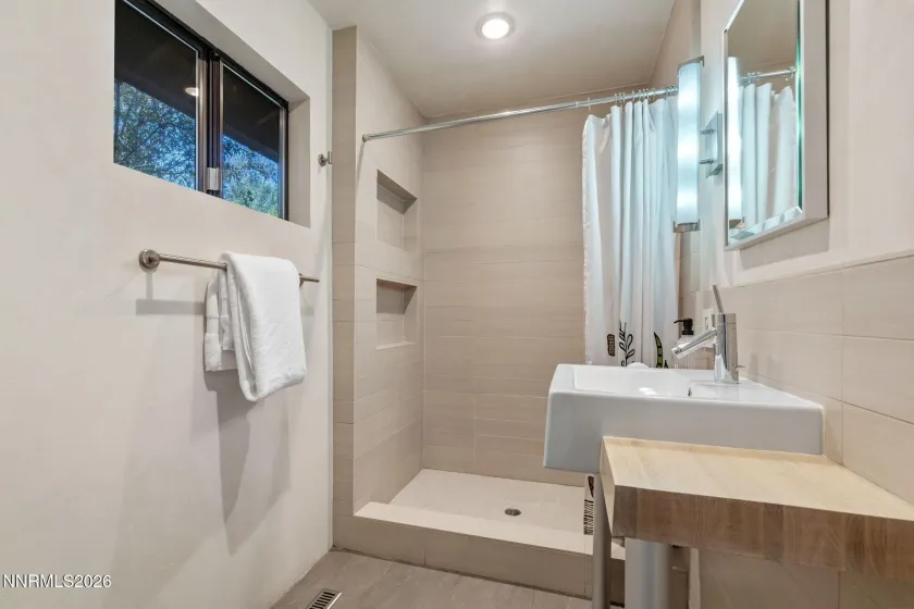 2160 Riviera, Reno, Nevada 89509, 3 Bedrooms Bedrooms, ,3 BathroomsBathrooms,Residential,Residential,Riviera,0,260009825