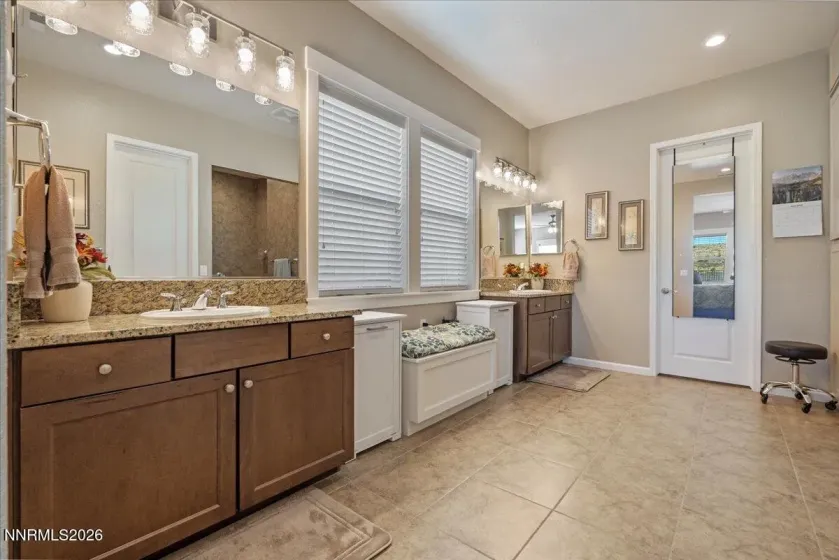 2249 Kinglet, Sparks, Nevada 89441, 3 Bedrooms Bedrooms, ,4 BathroomsBathrooms,Residential,Residential,Kinglet,0,260009815