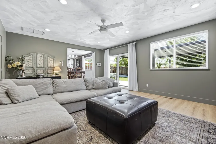 975 Joshua, Reno, Nevada 89509, 3 Bedrooms Bedrooms, ,2 BathroomsBathrooms,Residential,Residential,Joshua,0,260009836