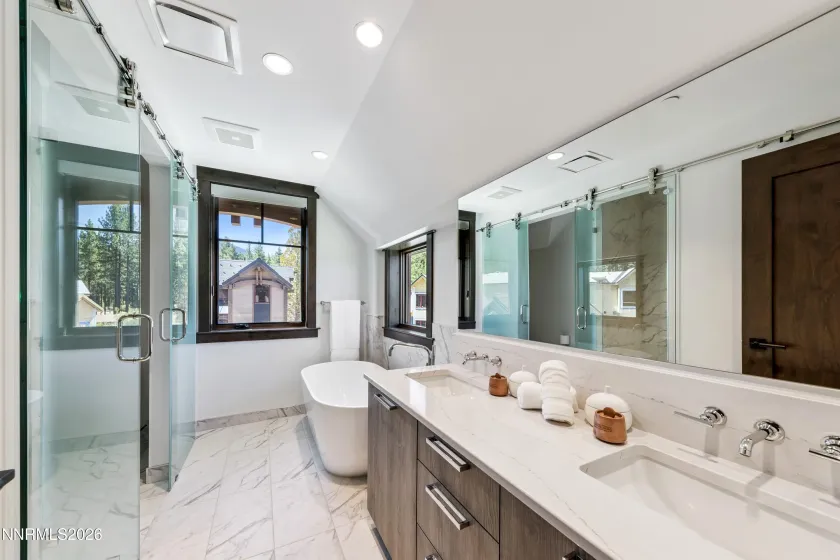 46 Beach Club, Stateline, Nevada 89449, 4 Bedrooms Bedrooms, ,4 BathroomsBathrooms,Residential,Residential,Beach Club,0,260009837
