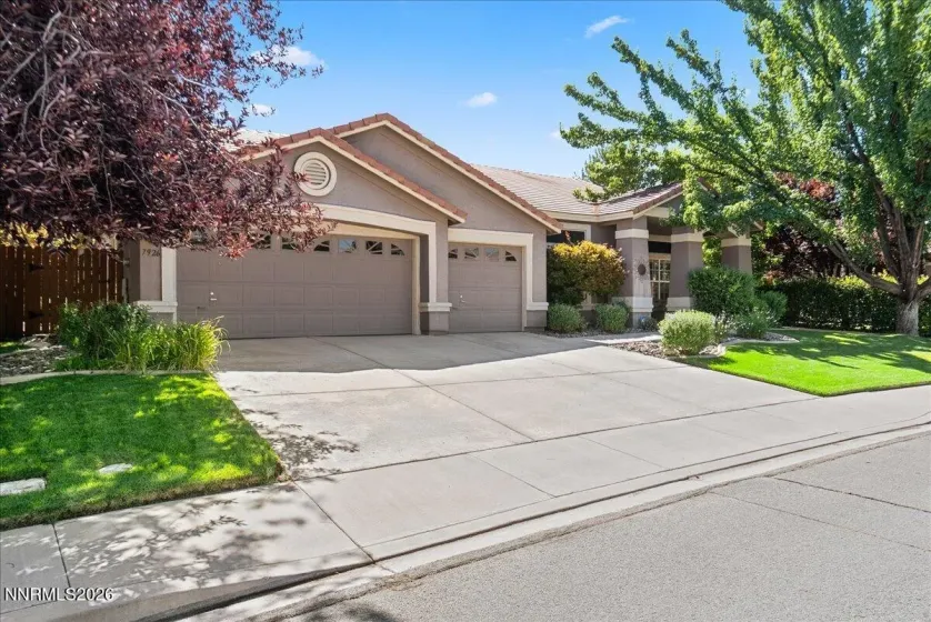 Neat and clean driveway.