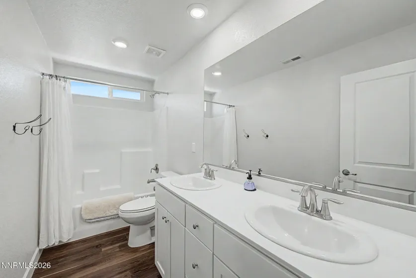 2035 Lanstar, Sparks, Nevada 89441, 5 Bedrooms Bedrooms, ,3 BathroomsBathrooms,Residential,Residential,Lanstar,0,260009839