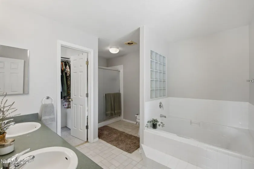969 Red Falcon Way, Sparks, Nevada 89441, 3 Bedrooms Bedrooms, ,4 BathroomsBathrooms,Residential,Residential,Red Falcon Way,0,260009840