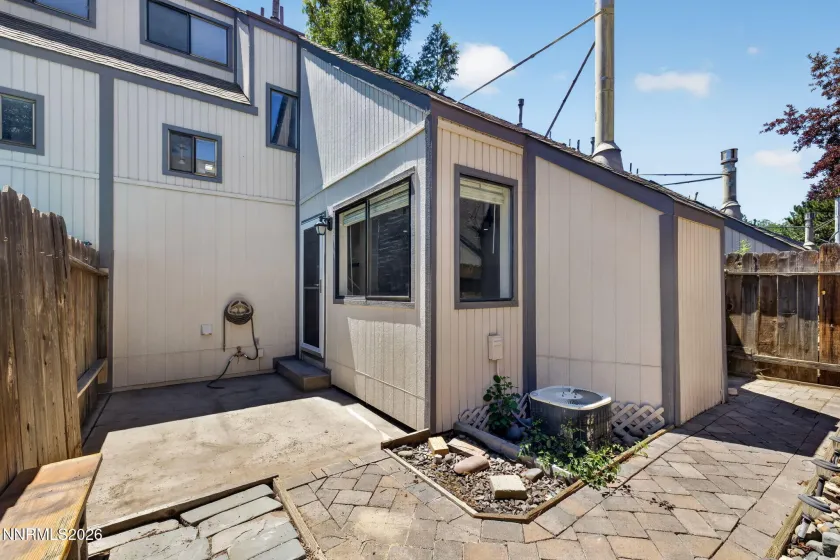 2564 Garfield, Sparks, Nevada 89431, 2 Bedrooms Bedrooms, ,2 BathroomsBathrooms,Residential,Residential,Garfield,0,260009842