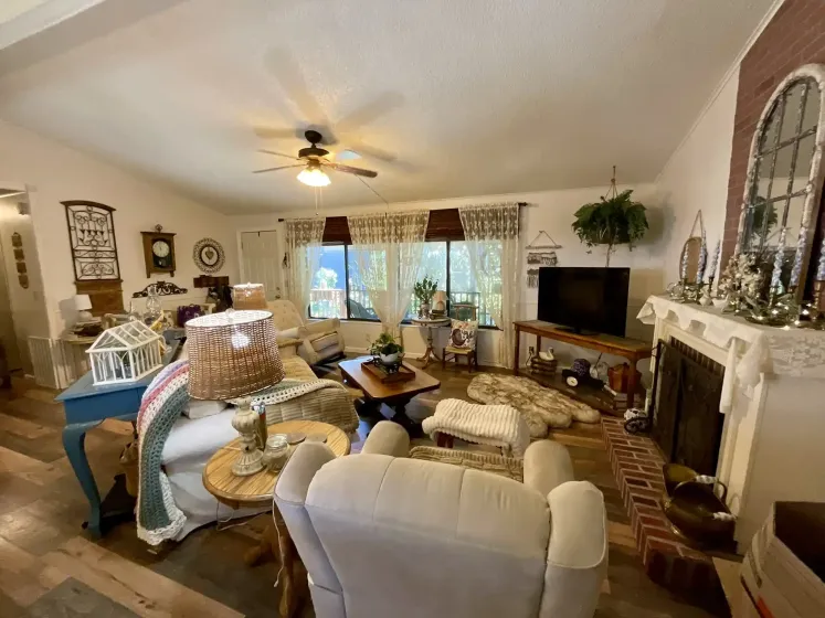 114 Lucky Lane, Reno, Nevada 89502, 3 Bedrooms Bedrooms, 12 Rooms Rooms,2 BathroomsBathrooms,Manufactured,Residential,Lucky,0,260009847