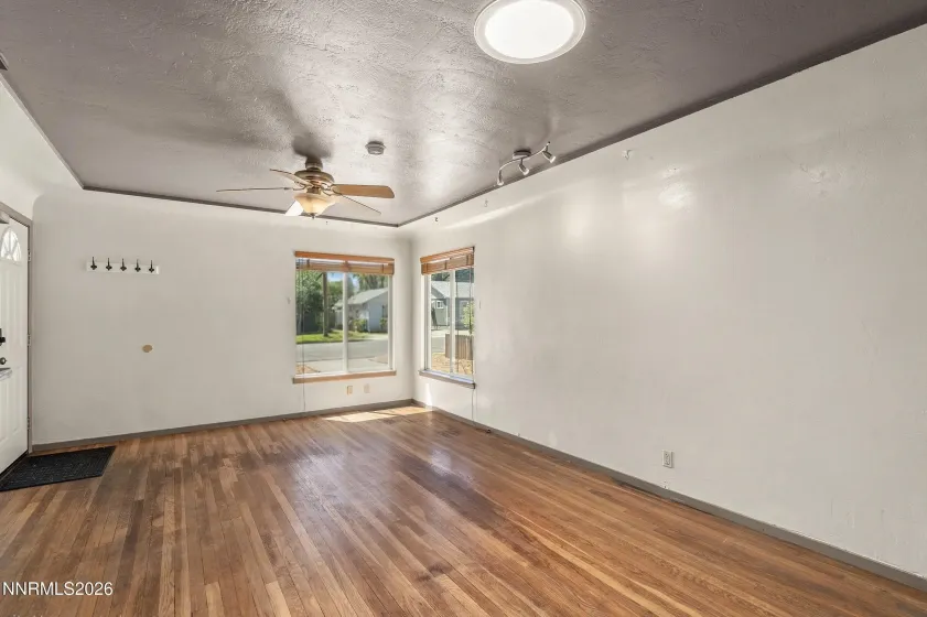 625 Grand Canyon, Reno, Nevada 89502, 3 Bedrooms Bedrooms, ,2 BathroomsBathrooms,Residential,Residential,Grand Canyon,0,260009852