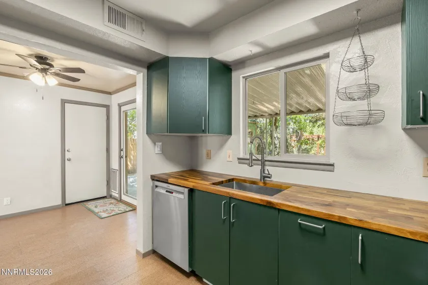 625 Grand Canyon, Reno, Nevada 89502, 3 Bedrooms Bedrooms, ,2 BathroomsBathrooms,Residential,Residential,Grand Canyon,0,260009852