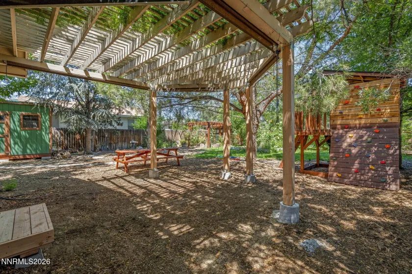 625 Grand Canyon, Reno, Nevada 89502, 3 Bedrooms Bedrooms, ,2 BathroomsBathrooms,Residential,Residential,Grand Canyon,0,260009852