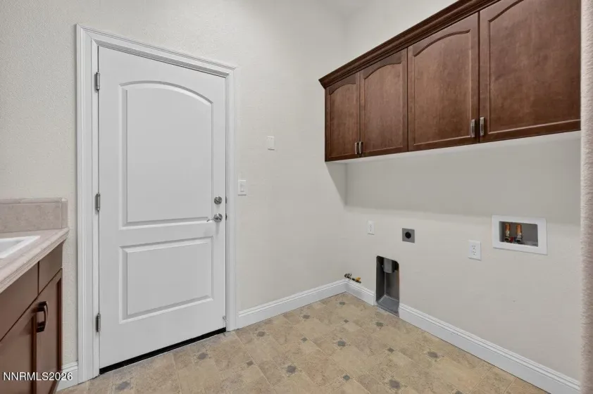 7400 Rough Rock, Reno, Nevada 89502, 4 Bedrooms Bedrooms, ,3 BathroomsBathrooms,Residential,Residential,Rough Rock,0,260009855