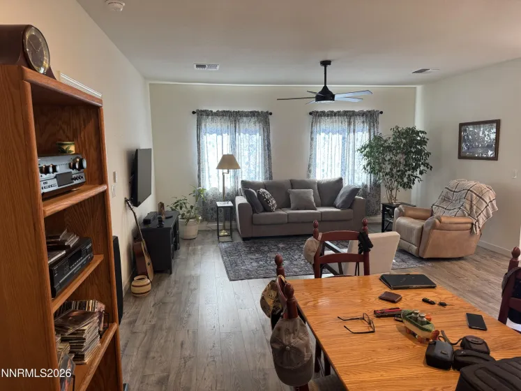 818 Karry, Fallon, Nevada 89406, 3 Bedrooms Bedrooms, ,2 BathroomsBathrooms,Residential,Residential,Karry,0,260009858