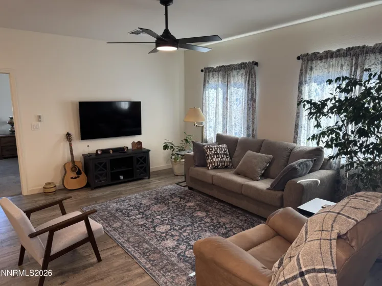 818 Karry, Fallon, Nevada 89406, 3 Bedrooms Bedrooms, ,2 BathroomsBathrooms,Residential,Residential,Karry,0,260009858