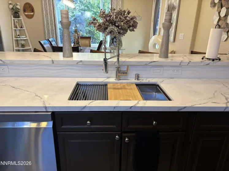 3227 Ten Mile, Sparks, Nevada 89436, 4 Bedrooms Bedrooms, ,4 BathroomsBathrooms,Residential,Residential,Ten Mile,0,260009868