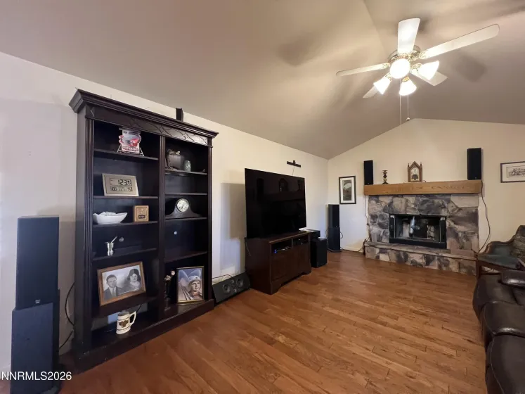 1055 Shadow, Fernley, Nevada 89408, 3 Bedrooms Bedrooms, ,2 BathroomsBathrooms,Residential,Residential,Shadow,0,260009888