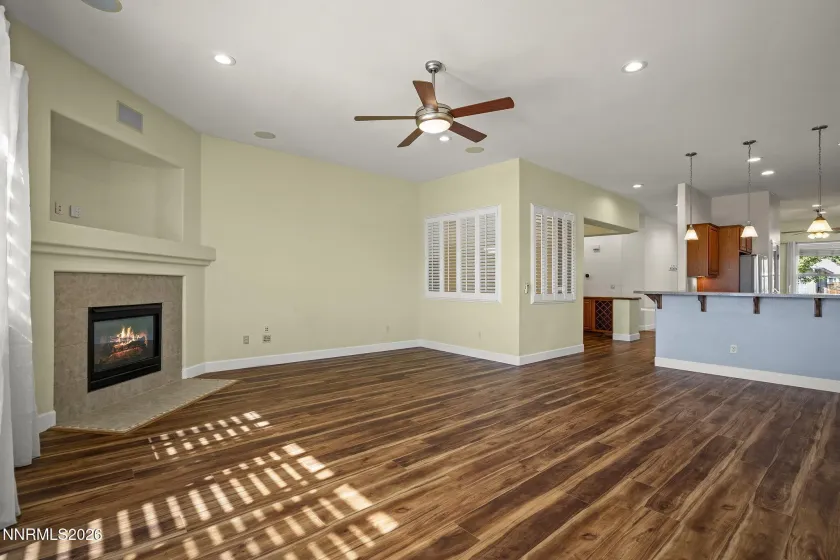 989 Turnberry, Sparks, Nevada 89436, 3 Bedrooms Bedrooms, ,3 BathroomsBathrooms,Residential,Residential,Turnberry,0,260009856
